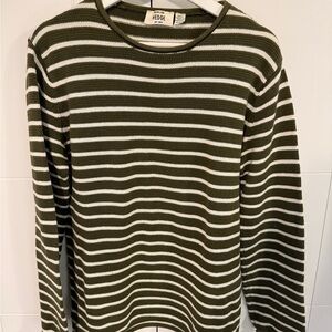 HEDGE Men's Green and White Striped Sweater